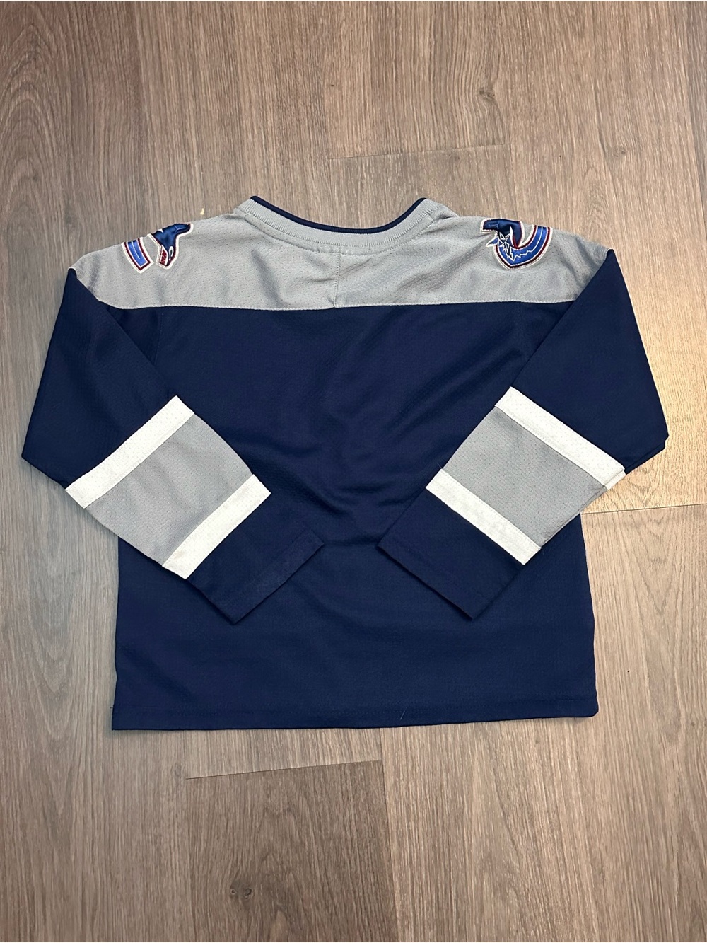 Kid’s Canucks Jersey - Picture 7 of 7